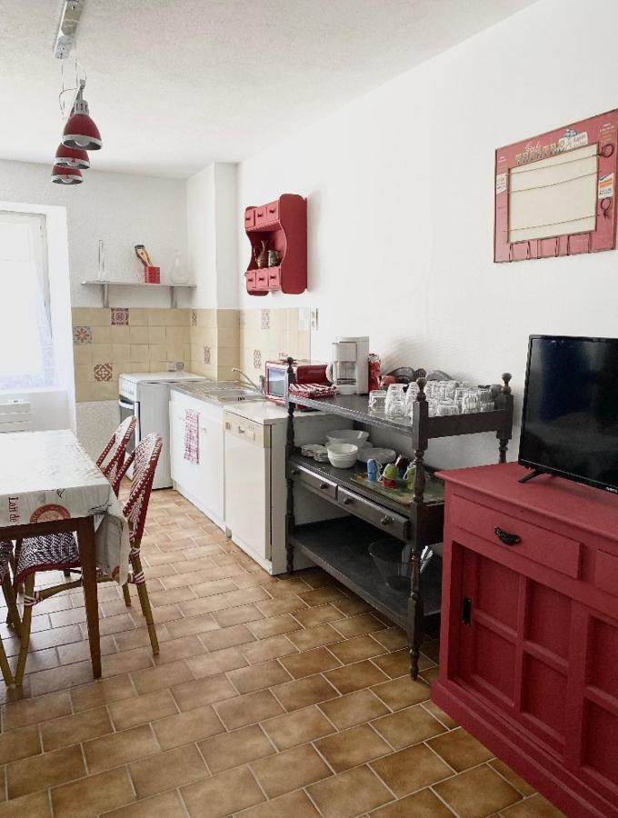 Studio En Rez-De-Chaussee Tout Equipe Jullianges ภายนอก รูปภาพ